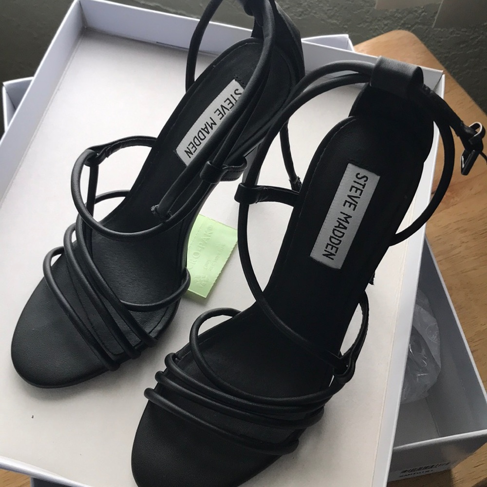 Steve Madden Black shoes - Picture 2 of 7